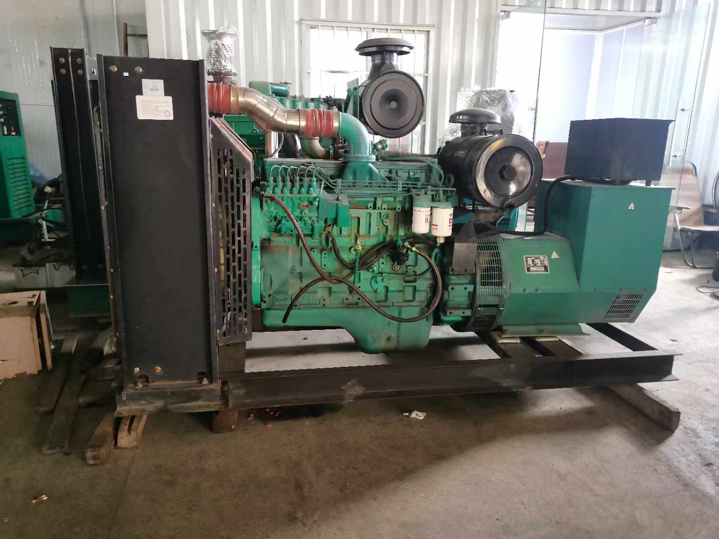 丰台发电机租赁如何确定电缆的承载电流是否在安全范围内？